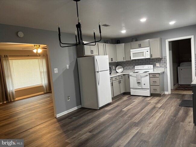 property at 9700 Cedarhollow Ln