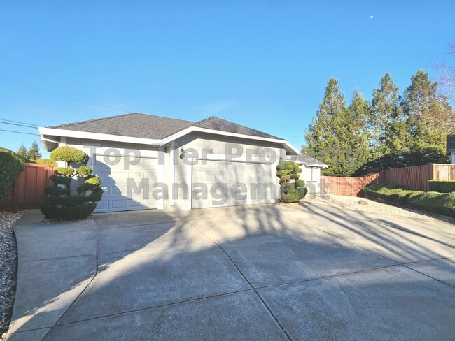129 Julian Way in Pleasant Hill, CA - Building Photo - Building Photo