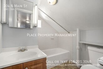 204 N Main St in Wayland, MI - Building Photo - Building Photo