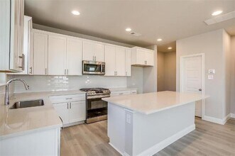 3436 Vista Highlands Ln in Fort Worth, TX - Building Photo - Building Photo