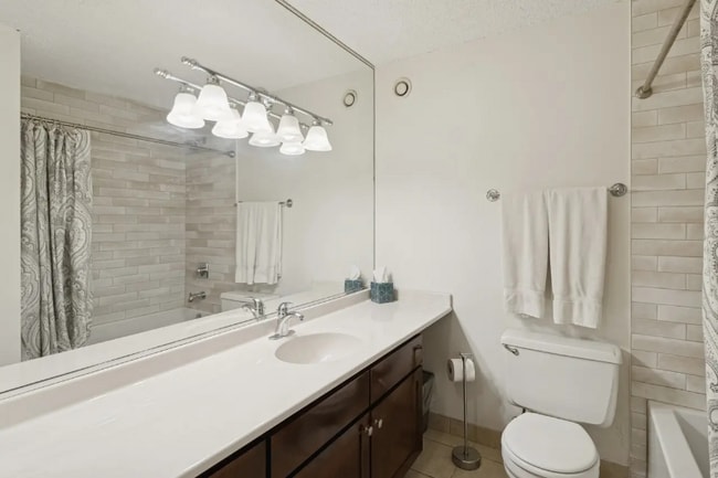 30 E Huron St in Chicago, IL - Building Photo - Building Photo