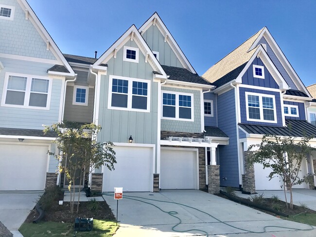 property at 615 Metro Sta