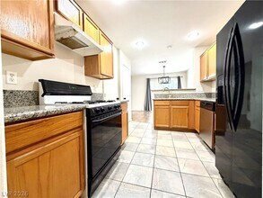 3995 Starfield Ln in Las Vegas, NV - Building Photo - Building Photo