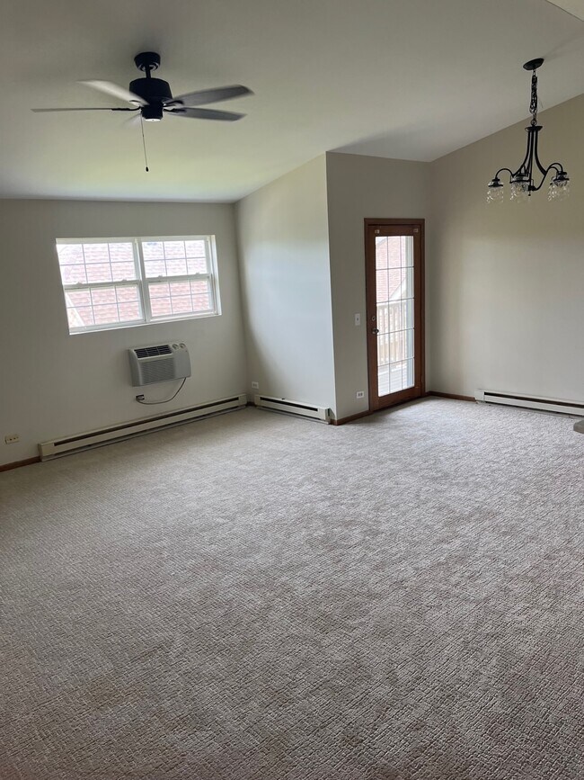 1508 Spring Brook Ct, Unit 3A in Round Lake Beach, IL - Building Photo - Building Photo