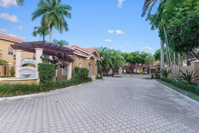 10863 SW 88th Terrace in Miami, FL - Building Photo - Building Photo