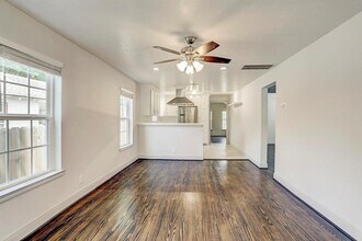 1308 Idylwild St in Houston, TX - Building Photo - Building Photo