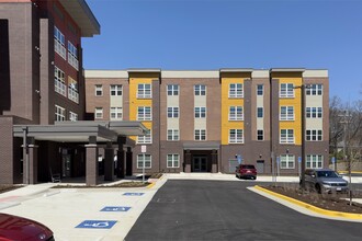 Ilda's Overlook Senior Residences 62 & Older in Fairfax, VA - Building Photo - Building Photo