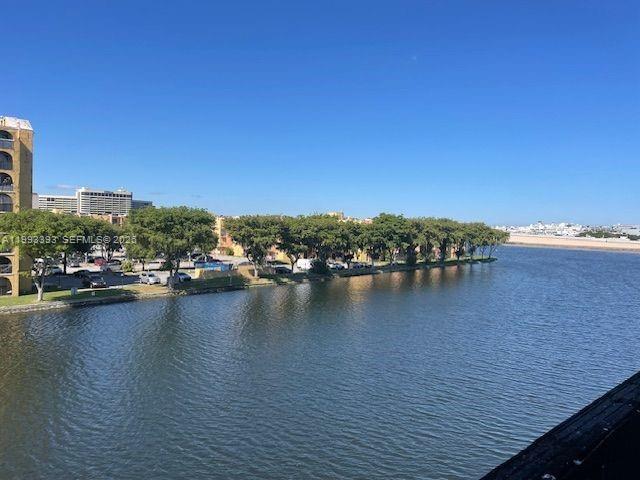 4709 NW 7th St in Miami, FL - Building Photo