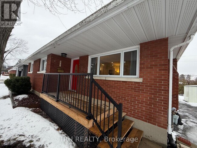 7 Roundhay Dr in Ottawa, ON - Building Photo - Building Photo