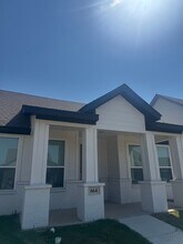 664 The Cottages in Godley, TX - Building Photo - Building Photo