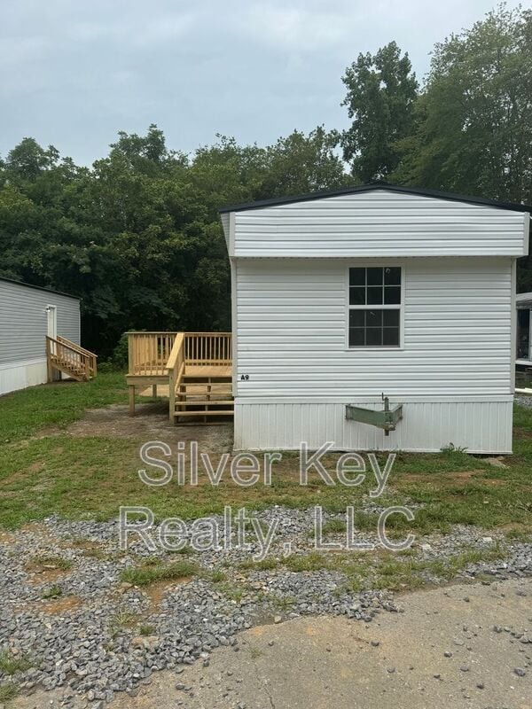 1004 S Jackson St in Athens, TN - Building Photo - Building Photo
