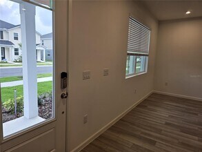 9835 Walkway Dr in Orlando, FL - Building Photo - Building Photo