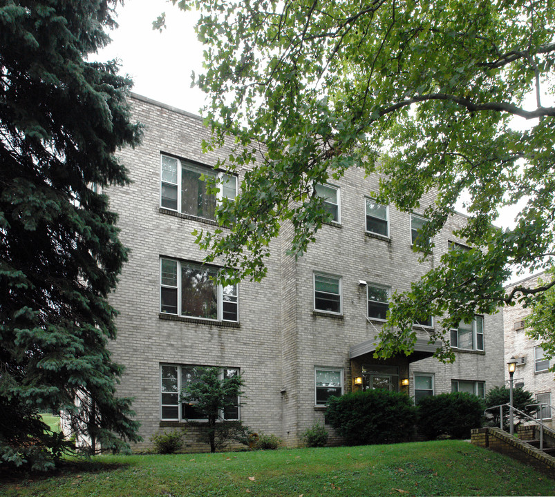 Muhlenberg Lakeview Apartments in Allentown, PA - Building Photo