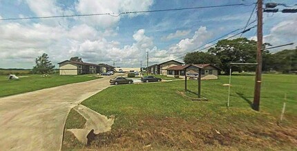 115 S 10th St in Kinder, LA - Building Photo - Building Photo