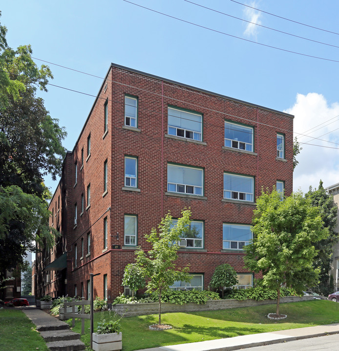 Duke Wellington Apartments in Hamilton, ON - Building Photo