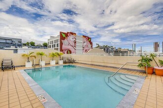250 NW 23rd St in Miami, FL - Building Photo - Building Photo