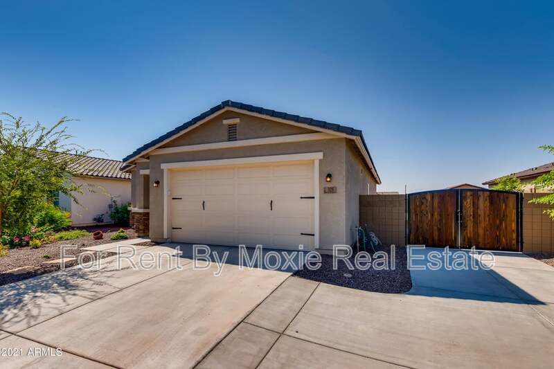 325 E Kona Dr in Casa Grande, AZ - Building Photo