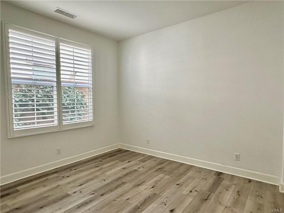 131 Espina in Irvine, CA - Building Photo