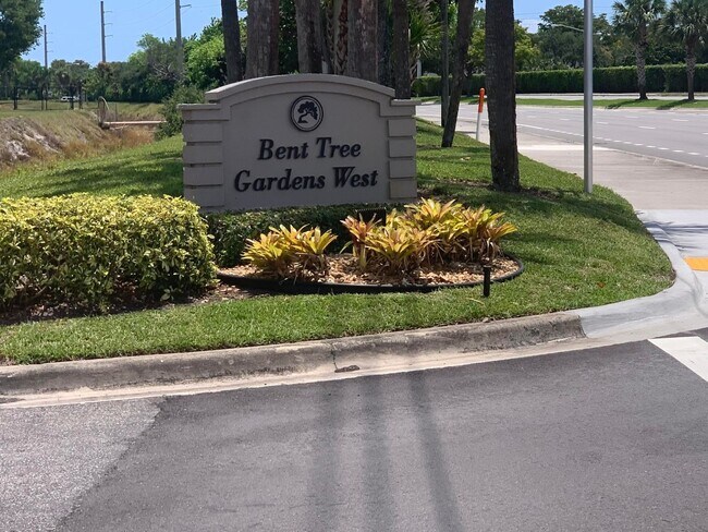 9905 Pineapple Tree Dr, Unit 106 in Boynton Beach, FL - Building Photo - Building Photo