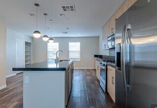 9050 W Tropicana Ave in Las Vegas, NV - Building Photo - Building Photo