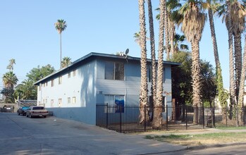 1822 Loma Vista St in Riverside, CA - Foto de edificio - Building Photo