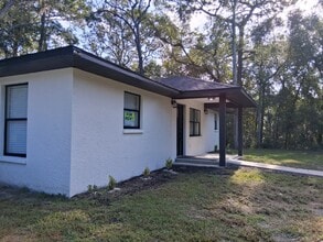 567 School St in Bronson, FL - Building Photo - Building Photo