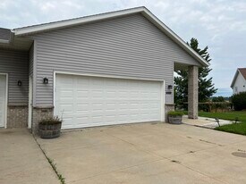 4869 Salley Ln NW, Unit 4869 in Rochester, MN - Building Photo