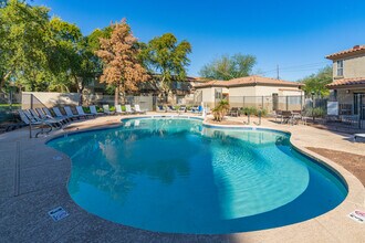 Steeple Chase in Peoria, AZ - Foto de edificio - Building Photo