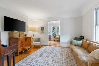 12 Windermere Ave in Arlington, MA - Building Photo - Building Photo