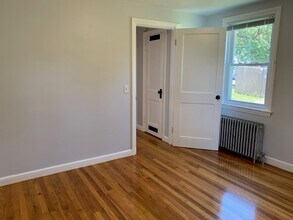 23 Turner St, Unit 2 in Portland, ME - Foto de edificio - Building Photo