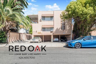 1352 N Las Palmas Ave in Los Angeles, CA - Foto de edificio - Building Photo