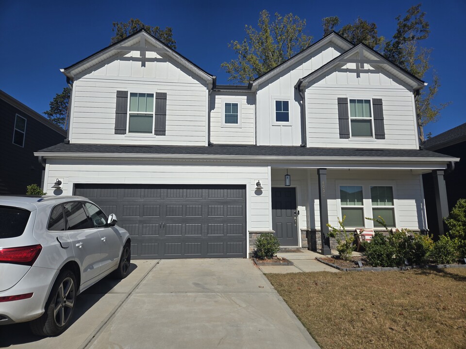 4058 Armstrong Farm Dr in Belmont, NC - Building Photo