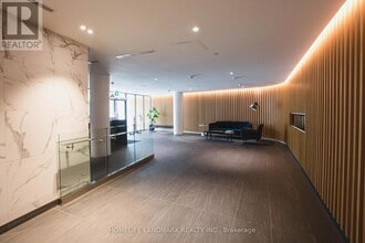 160 Flemington Rd in Toronto, ON - Building Photo - Building Photo