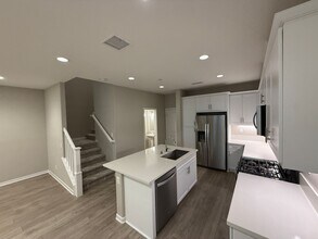 28743 Jardineras Dr in Santa Clarita, CA - Building Photo - Building Photo