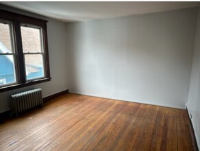 259 Cooke St, Unit 3 in Waterbury, CT - Building Photo - Building Photo