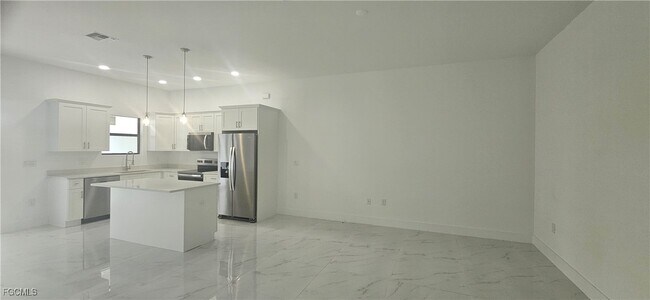 4737 14th St SW in Lehigh Acres, FL - Building Photo - Building Photo