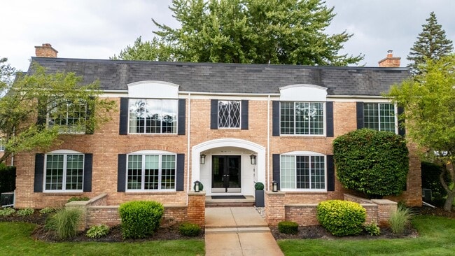 150 E Long Lake Rd