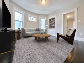 40 Fenton St, Unit 1 in Boston, MA - Foto de edificio - Building Photo