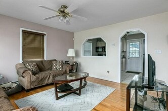 250 N Rutherford Ave in Massapequa, NY - Building Photo - Building Photo