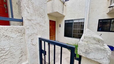 1230 Franciscan Ct in Carpinteria, CA - Building Photo - Building Photo
