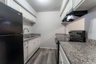 2447 Brownlee St in Baton Rouge, LA - Building Photo - Building Photo