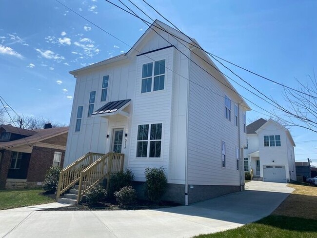 511 19th Ave N in Nashville, TN - Building Photo - Building Photo