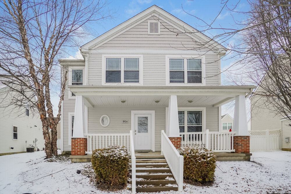 1924 Seaside Cir in Grove City, OH - Building Photo