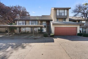 4533 N O'Connor Rd in Irving, TX - Building Photo