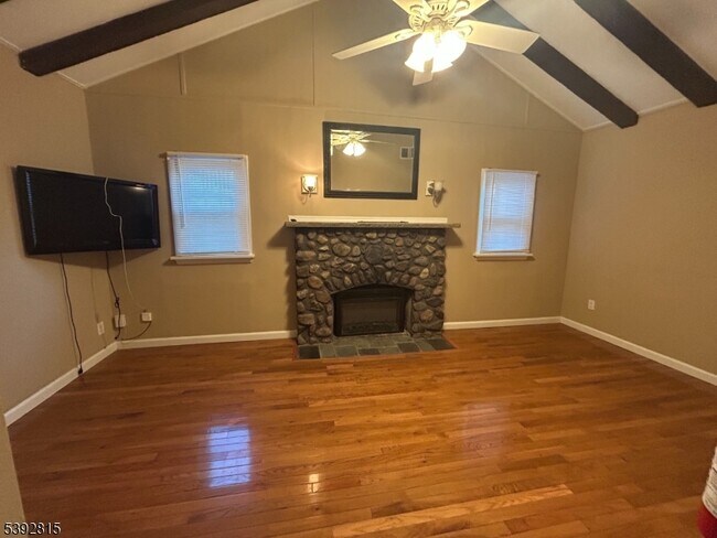 164 Hiawatha Blvd in Parsippany Troy Hills, NJ - Building Photo - Building Photo