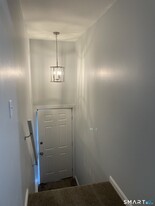 64 Deshon St in New London, CT - Building Photo