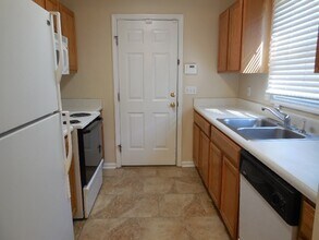 2118 Delta Blvd in Tallahassee, FL - Building Photo - Building Photo