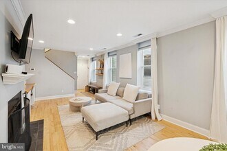 1719-21 Wallace St, Unit 202 in Philadelphia, PA - Building Photo - Building Photo