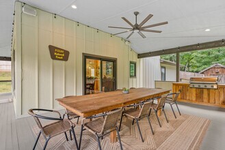 114 Greenwood Acres Dr, Unit SI ID1023057P in Mills River, NC - Foto de edificio - Building Photo