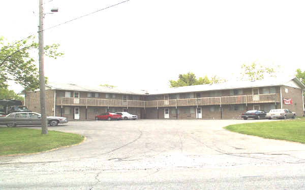 1813 Jethro Ave in Zion, IL - Foto de edificio